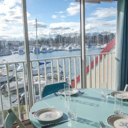 Marinas Du Ponant By Interhome *